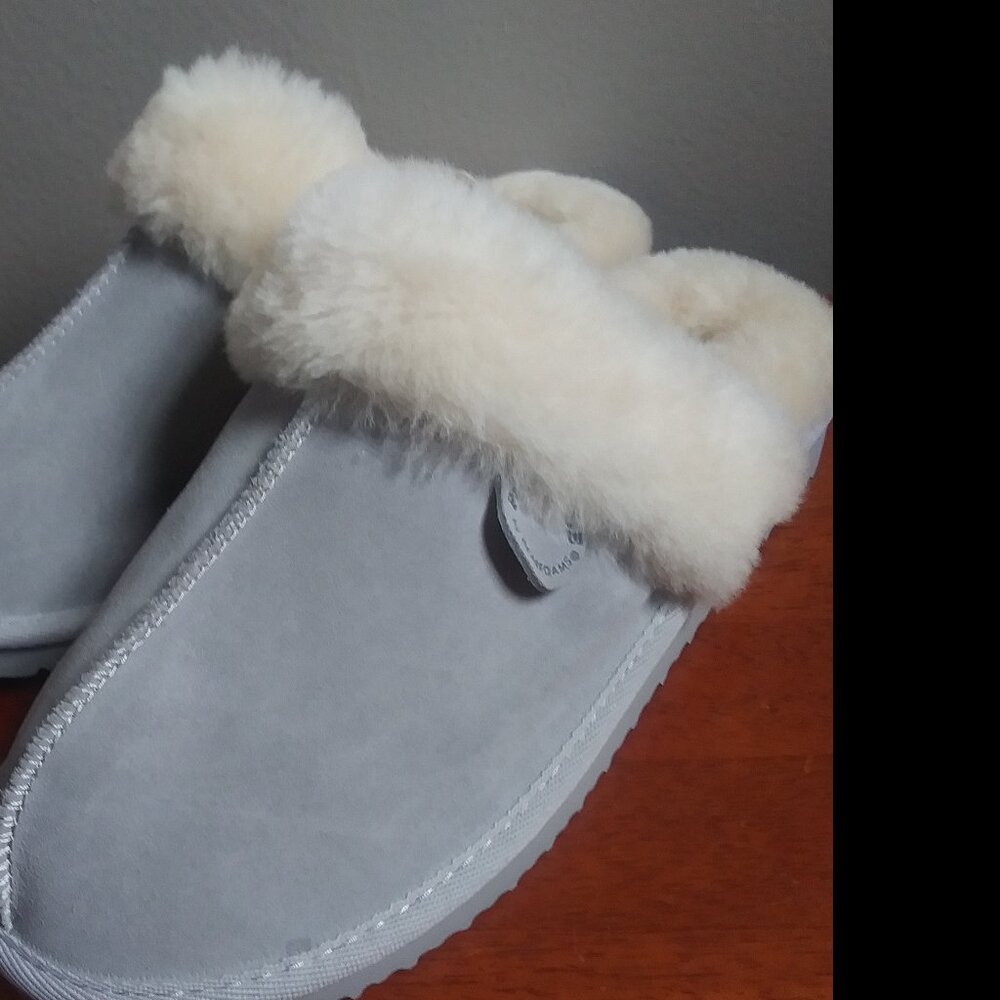 NWTFireside by Dearfoams Women's sz US 9.5 Genuine Shearling/Suede Scuff Slipper